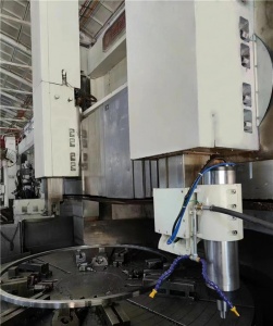 Vertical and horizontal grinding device